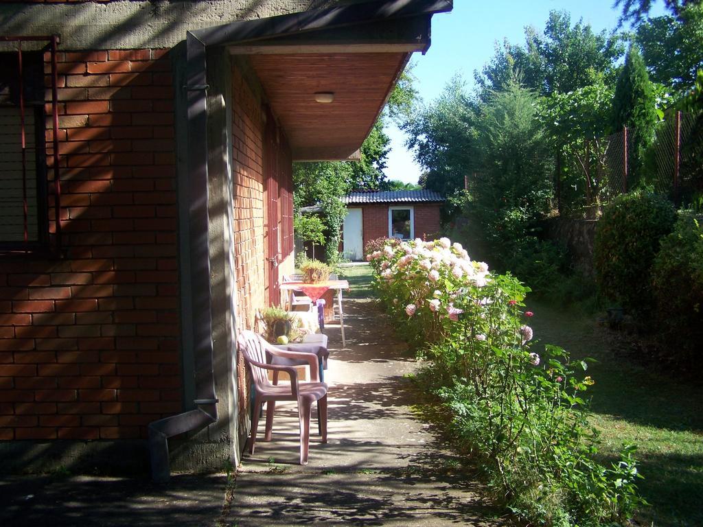 Vila Popovski Ljubanista Bilik gambar